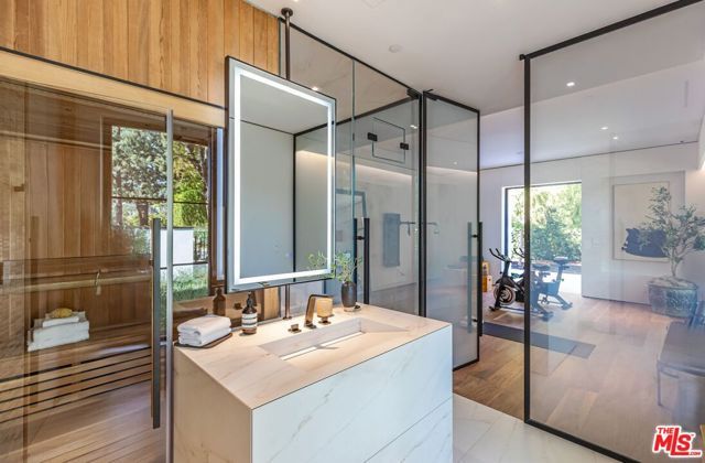 927 N Whittier Drive, Beverly Hills, CA 90210