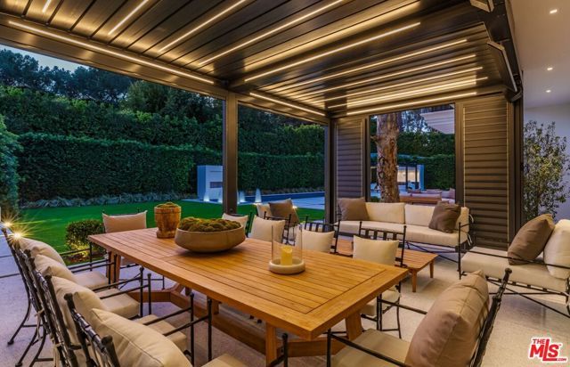 927 N Whittier Drive, Beverly Hills, CA 90210