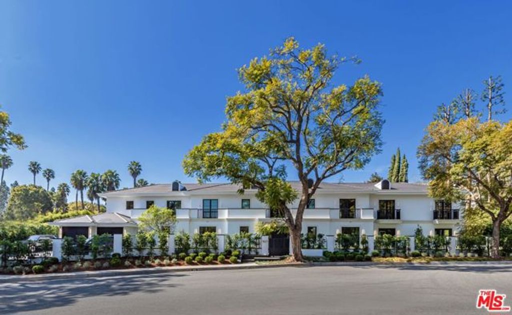 927 N Whittier Drive, Beverly Hills, CA 90210
