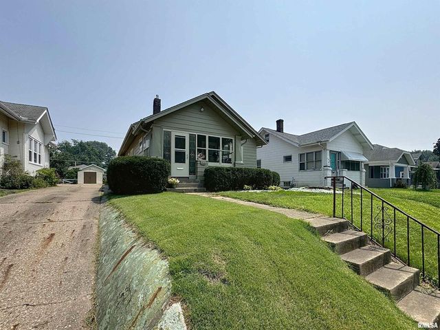 2325 38TH Street, Rock Island, IL 61201