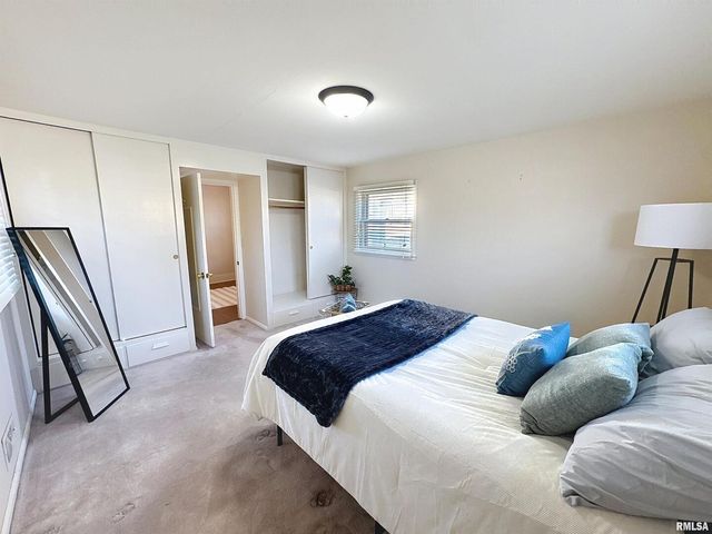 2325 38TH Street, Rock Island, IL 61201