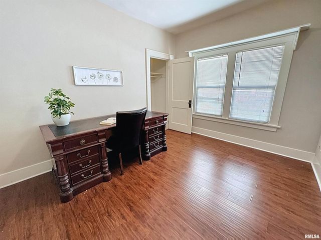 2325 38TH Street, Rock Island, IL 61201