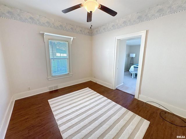 2325 38TH Street, Rock Island, IL 61201