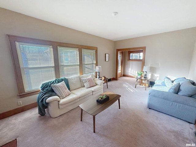 2325 38TH Street, Rock Island, IL 61201