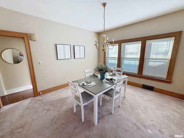 2325 38TH Street, Rock Island, IL 61201