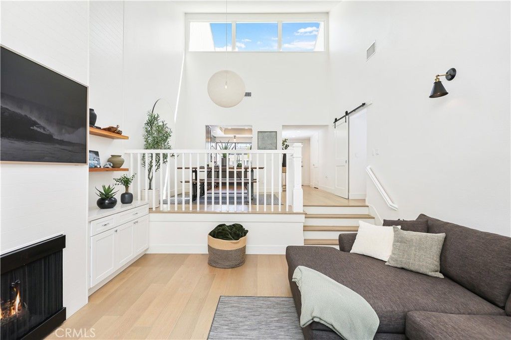Image 1 of property listing at 10 Ima Loa Court, Newport Beach, CA 92663