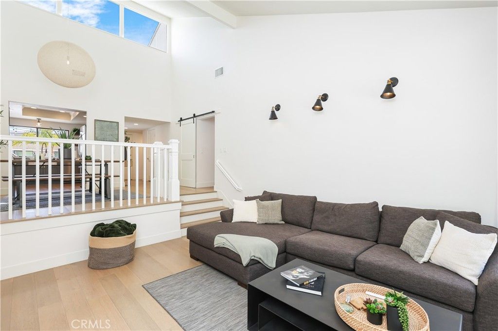 Image 2 of property listing at 10 Ima Loa Court, Newport Beach, CA 92663