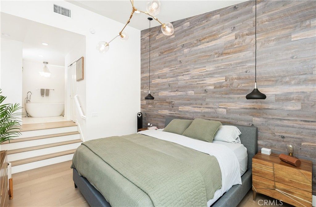 Image 20 of property listing at 10 Ima Loa Court, Newport Beach, CA 92663