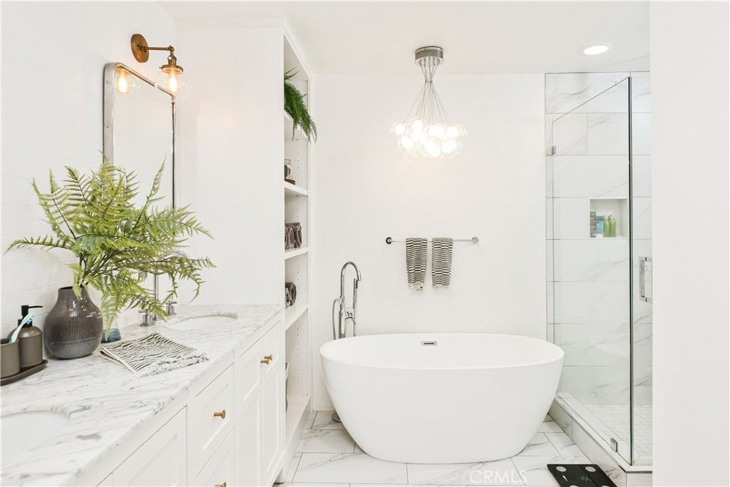 Image 21 of property listing at 10 Ima Loa Court, Newport Beach, CA 92663