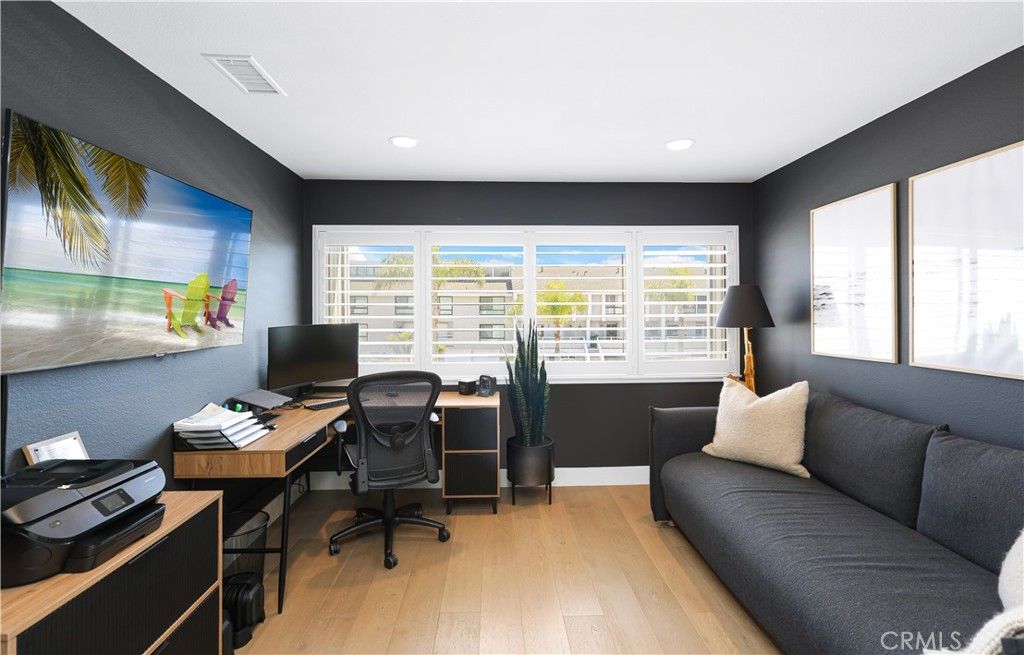 Image 25 of property listing at 10 Ima Loa Court, Newport Beach, CA 92663