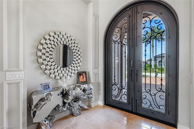 6624 Barbera LN, Naples, FL 34113