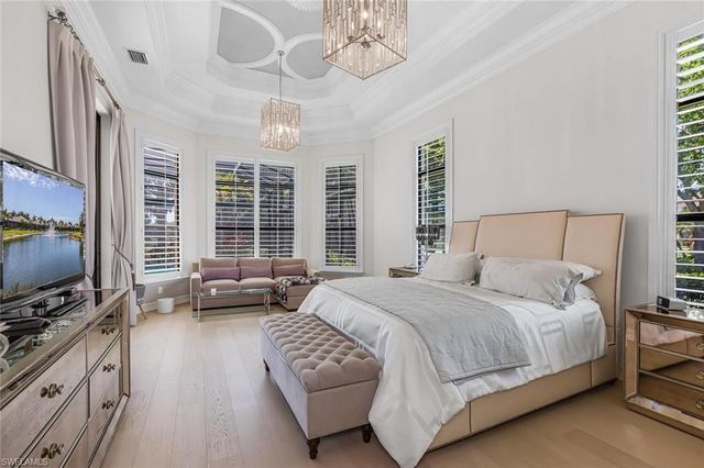 6624 Barbera LN, Naples, FL 34113