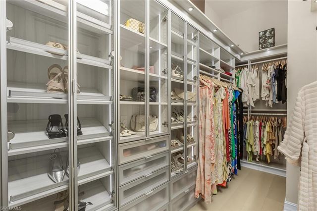 6624 Barbera LN, Naples, FL 34113