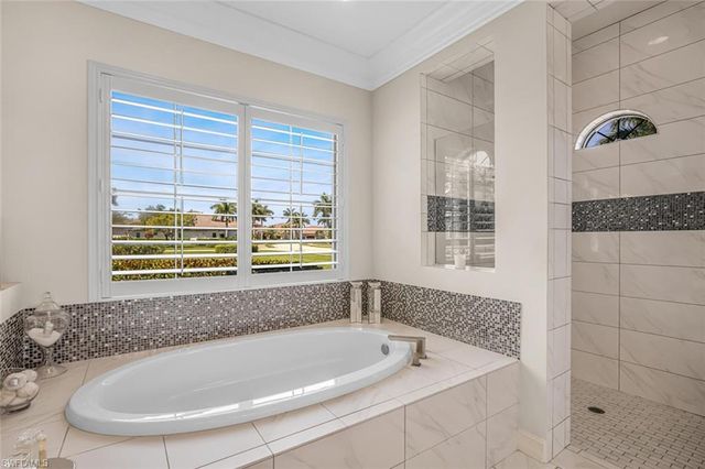 6624 Barbera LN, Naples, FL 34113