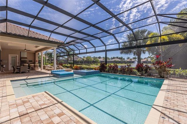 6624 Barbera LN, Naples, FL 34113