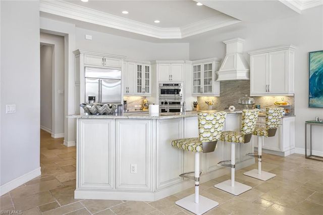 6624 Barbera LN, Naples, FL 34113