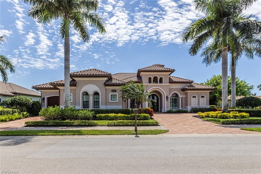 6624 Barbera LN, Naples, FL 34113