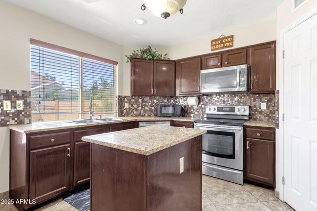 735 E GERONIMO Street, Chandler, AZ 85225