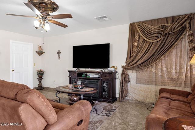 735 E GERONIMO Street, Chandler, AZ 85225