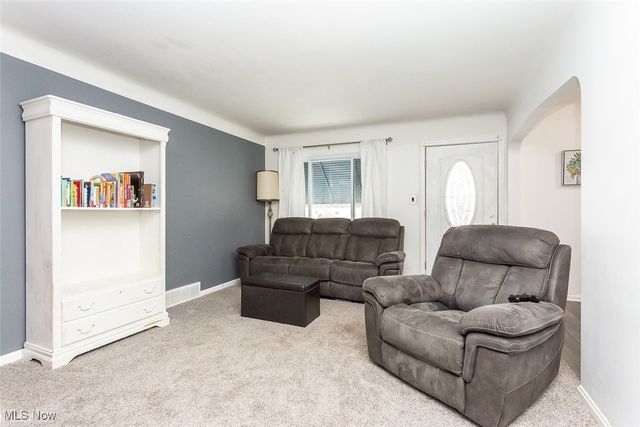 6657 Orchard Boulevard, Parma Heights, OH 44130