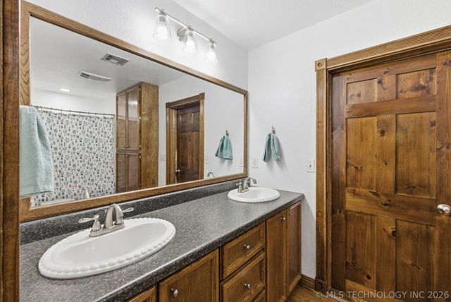 105 N 2nd Street, Wagoner, OK 74467