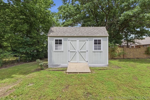 105 N 2nd Street, Wagoner, OK 74467