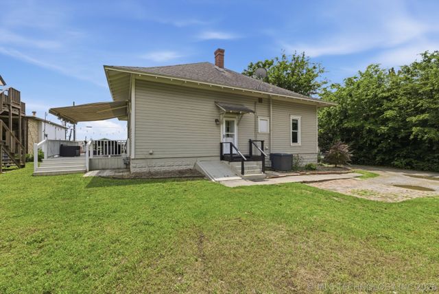 105 N 2nd Street, Wagoner, OK 74467