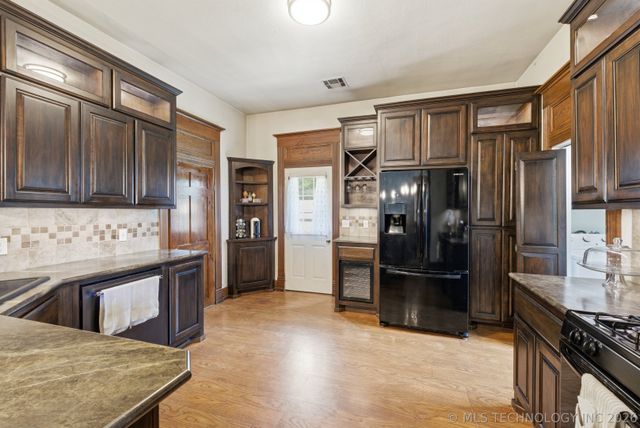 105 N 2nd Street, Wagoner, OK 74467