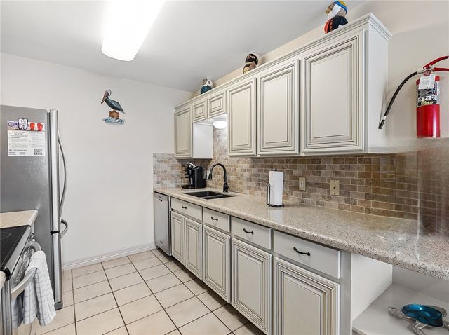 15005 Windward Dr 110, Corpus Christi, TX 78418