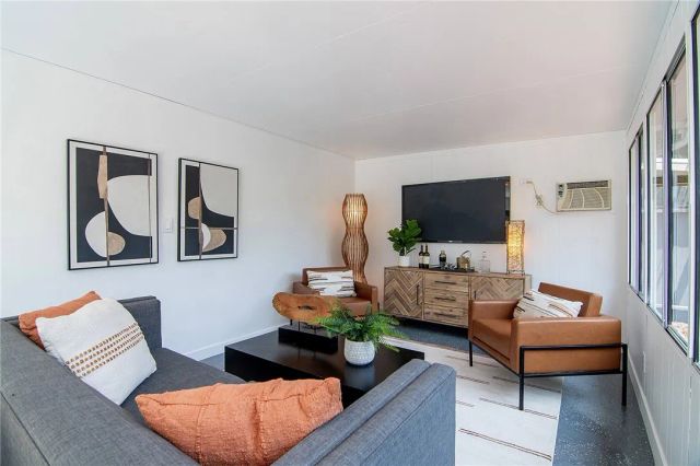 442 S Lamer Street, Burbank, CA 91506