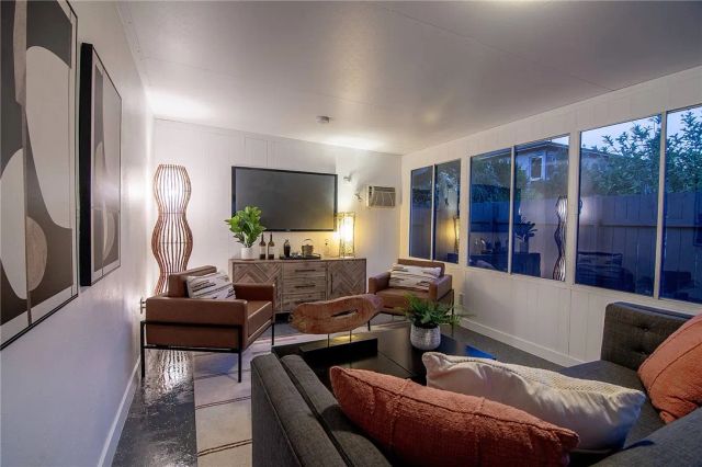 442 S Lamer Street, Burbank, CA 91506