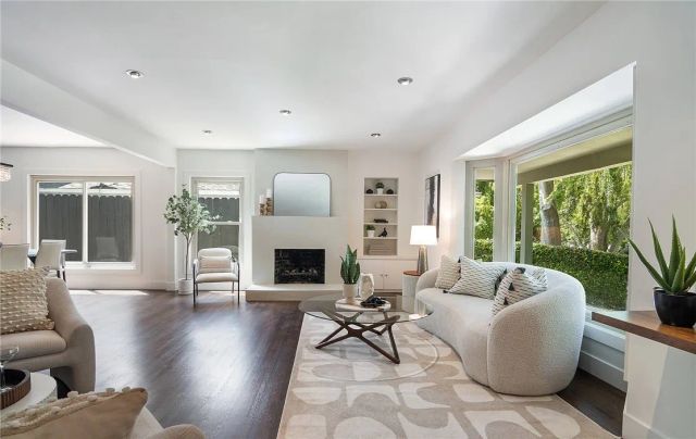 442 S Lamer Street, Burbank, CA 91506