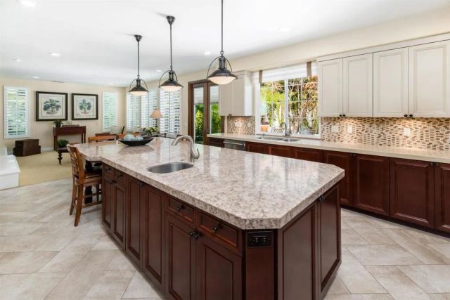 7216 Sanderling Court, Carlsbad, CA 92011