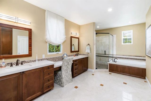 7216 Sanderling Court, Carlsbad, CA 92011