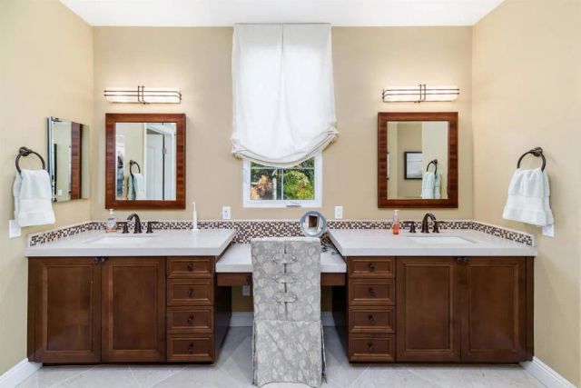 7216 Sanderling Court, Carlsbad, CA 92011