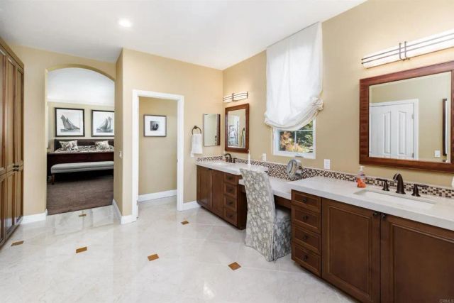 7216 Sanderling Court, Carlsbad, CA 92011