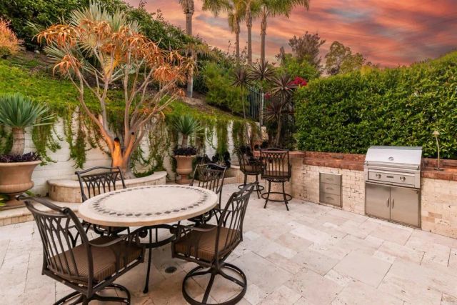 7216 Sanderling Court, Carlsbad, CA 92011