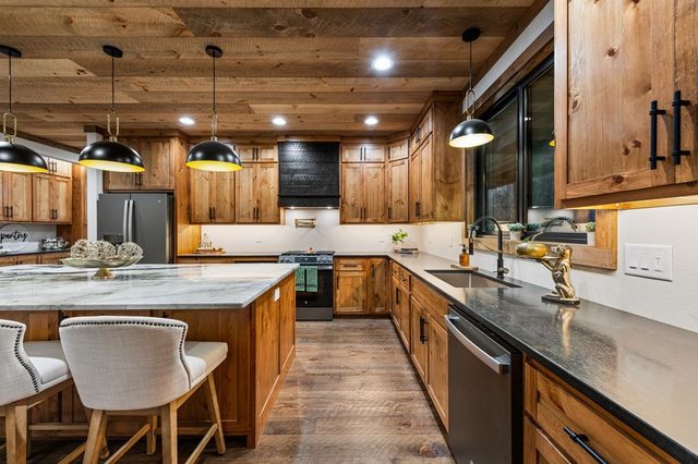 45 Shermans Court, Mccaysville, GA 30555