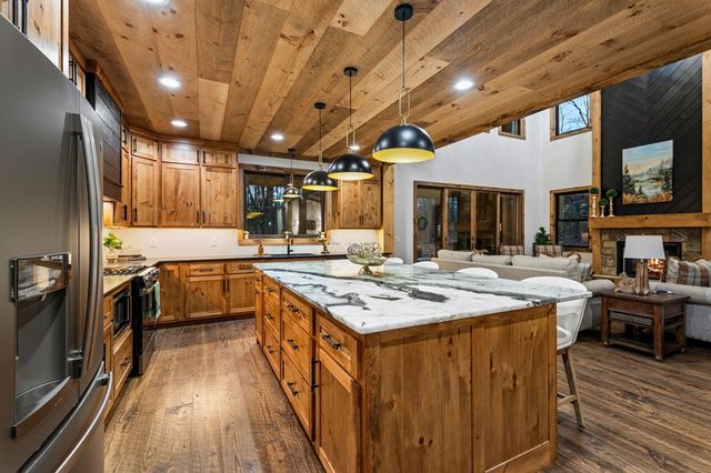 45 Shermans Court, Mccaysville, GA 30555
