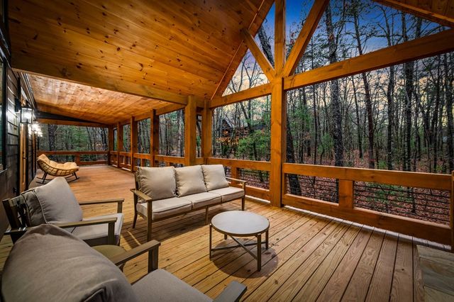 45 Shermans Court, Mccaysville, GA 30555