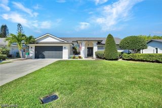 10631 Regent CIR, Naples, FL 34109