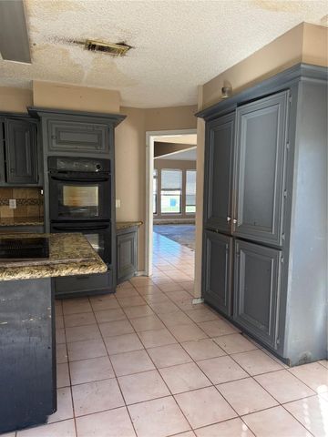 19214 Hikers Trail Drive, Humble, TX 77346