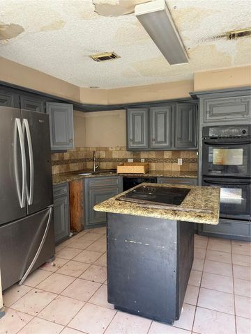 19214 Hikers Trail Drive, Humble, TX 77346