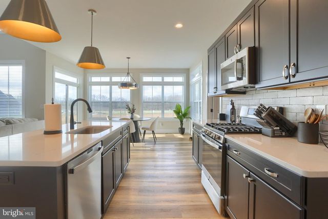 529 BREEZEWOOD LN, Annville, PA 17003
