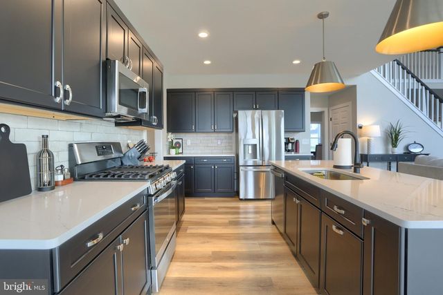 529 BREEZEWOOD LN, Annville, PA 17003