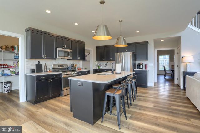 529 BREEZEWOOD LN, Annville, PA 17003