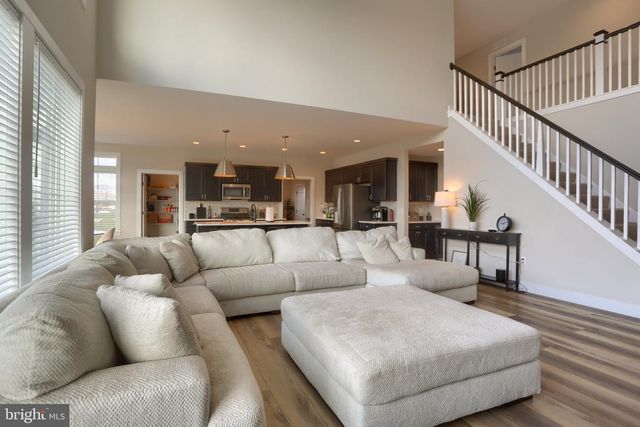 529 BREEZEWOOD LN, Annville, PA 17003