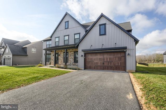 529 BREEZEWOOD LN, Annville, PA 17003
