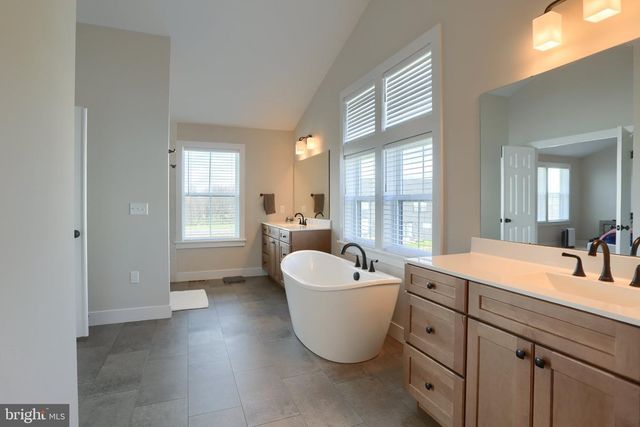 529 BREEZEWOOD LN, Annville, PA 17003