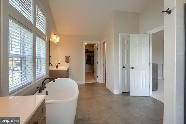 529 BREEZEWOOD LN, Annville, PA 17003